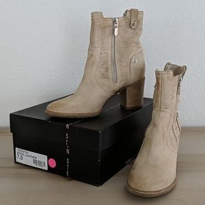 Steve Madden beige leather booties